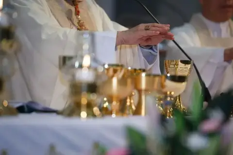 Znaczenie mszy świętej: dlaczego jest kluczowe dla katolików