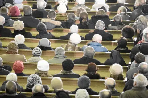 Znaczenie mszy gregoriańskich: jak modlitwa za zmarłych wpływa na duszę