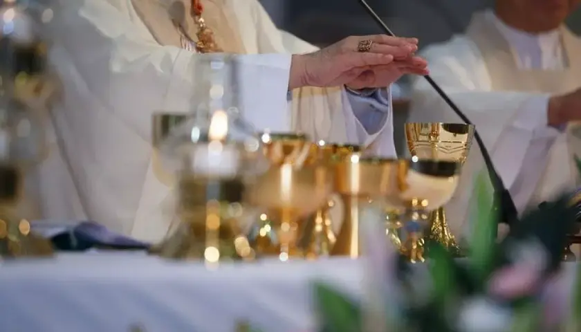 Kiedy jest ofiarowanie podczas mszy i dlaczego jest to ważne?